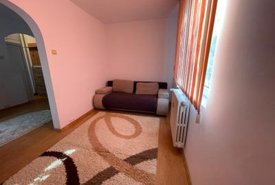 Apartament cu 2 camere nedecomandat în Podu Roș