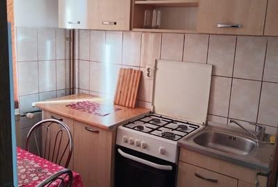 Garsonieră decomandată în 23 August