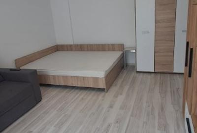 Garsonieră decomandată în Central - 2