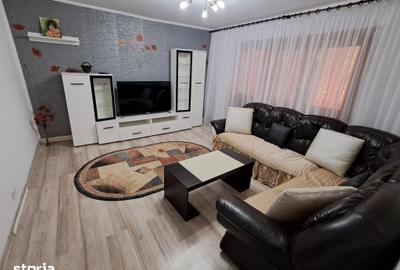 Apartament cu 3 camere decomandat în Lipovei