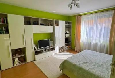Casă cu 5 camere în Oncea