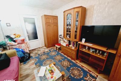 Apartament cu 2 camere decomandat în Podu Roș