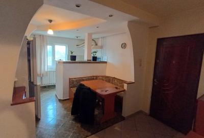 Apartament cu 3 camere decomandat în Lunei - 10
