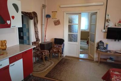 Casă cu 3 camere în Central - 1