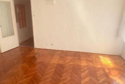 Apartament cu 2 camere nedecomandat în George Enescu