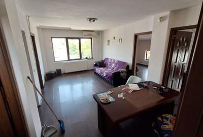 Casă cu 3 camere cu Teren 200 Mp în Central - 3