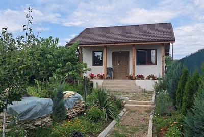Casă cu 4 camere cu Teren 1030 Mp în Exterior Vest