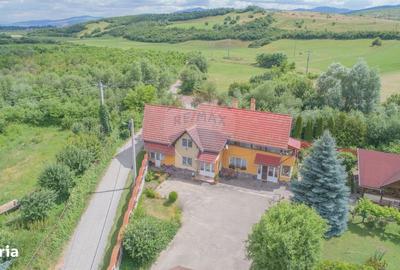 Casă cu 4 camere în Purcăreni
