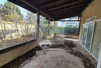 Casă cu Teren 605 Mp în Central