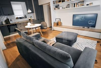 Apartament cu 2 camere semidecomandat, mobilat în Ultracentral