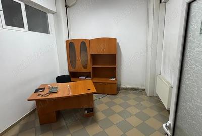 Spațiu comercial, de 91 mp, în Central - 4
