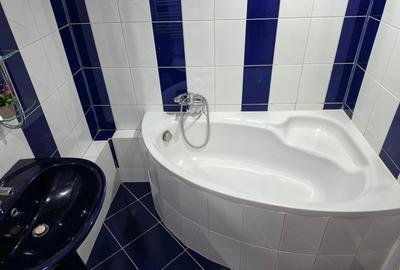 Apartament cu 4 camere semidecomandat în Apărătorii Patriei