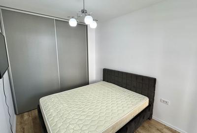 Apartament cu 2 camere semidecomandat, mobilat în Tractorul - 13