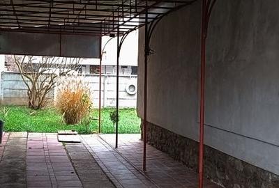 Casă cu 3 camere în Burdea