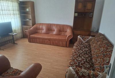 Apartament cu 4 camere decomandat în Balotești