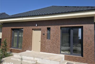 Casă cu 3 camere cu Teren 200 Mp în Tunari