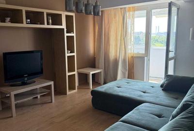 Apartament cu 3 camere decomandat în 1 Mai