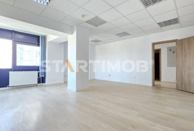 Birou, de 74.910003662109 mp, în Centrul Civic - 1