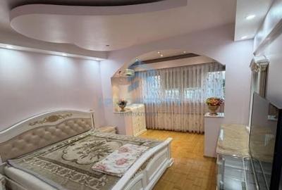 Apartament cu 3 camere decomandat în Unirii