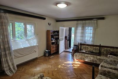 Casă cu 3 camere cu Teren 1000 Mp în Central - 11