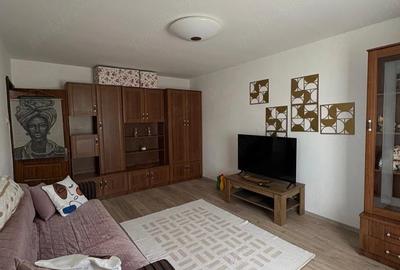 Apartament cu 2 camere decomandat în Rovine