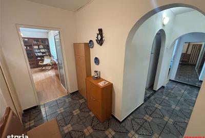 Apartament cu 2 camere decomandat în Cornișa - 4