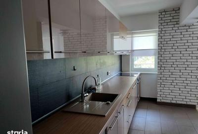 Apartament cu 4 camere în Plopilor - 2