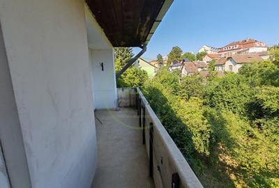 Apartament cu 3 camere decomandat în Ștrand