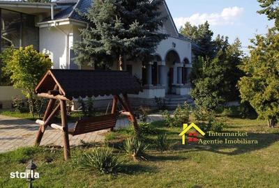 Casă cu 4 camere cu Teren 598 Mp în Central - 2