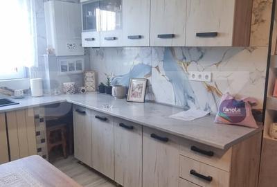 Apartament cu 3 camere decomandat, mobilat în Berchieșu