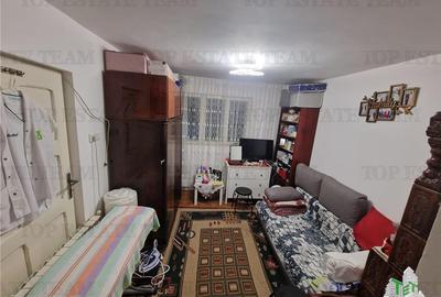 Casă individuală cu 3 camere cu Teren 161 Mp în Tei - 1