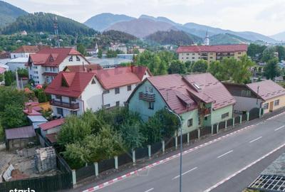 Casă cu 4 camere în Central