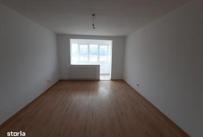 Apartament cu 3 camere în Mărăței