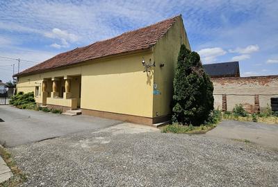 Spațiu comercial, de 150 mp, în Central