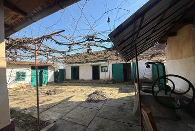 Casă cu 4 camere în Bârsa
