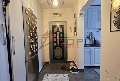Apartament cu 3 camere decomandat în Mircea cel Bătrân