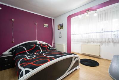 Apartament cu 3 camere semidecomandat în Rogerius