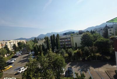 Garsonieră decomandată în Tractorul