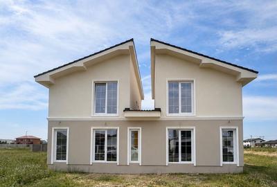 Duplex cu 4 camere cu Canalizare în Moșnița Nouă