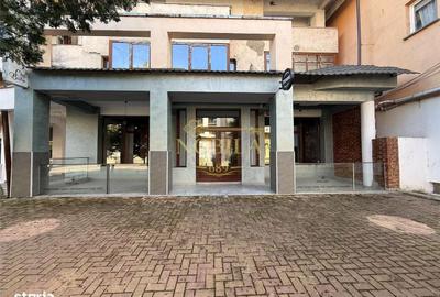 Spațiu comercial, de 100 mp, în Central