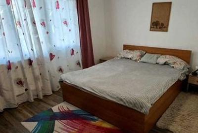 Apartament cu 3 camere decomandat, mobilat în Complex Studențesc