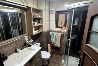 Casă cu 6 camere cu Teren 400 Mp în Malu Roșu - 4