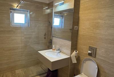 Casă cu 5 camere cu Teren 254 Mp în Bistrița Lac