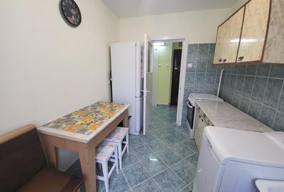 Apartament cu 2 camere decomandat, mobilat în Podu Roș