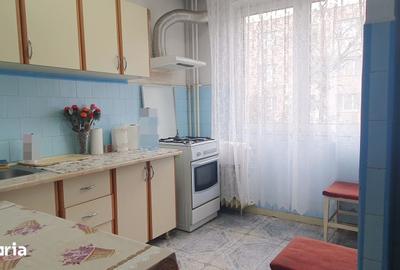 Apartament cu 2 camere decomandat în Titan