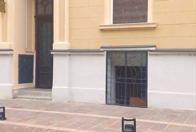 Spațiu comercial, de 27 mp, în Central - 11
