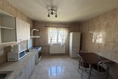 Apartament cu 2 camere decomandat în Păcii
