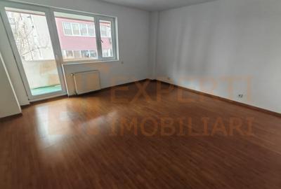 Apartament cu 2 camere semidecomandat în Kamsas