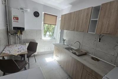 Apartament cu 2 camere decomandat în Tudor