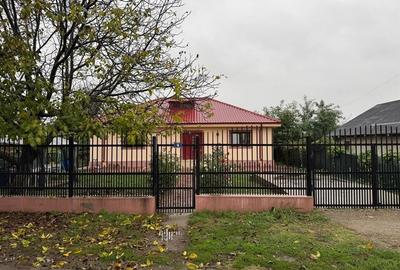 Casă individuală cu 4 camere cu Teren 586 Mp în Petrești - 1